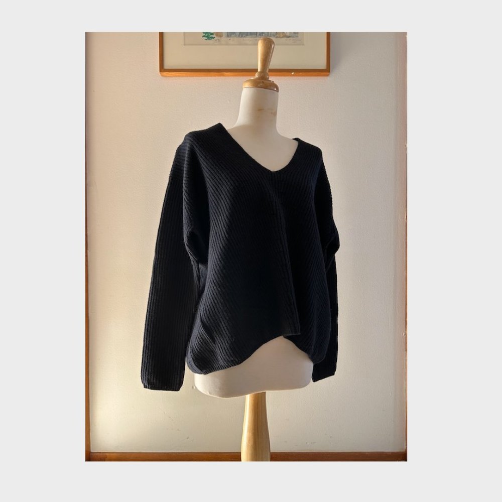 Uniqlo Women's Cashmere Blend V Neck Long Sleeve Sweater